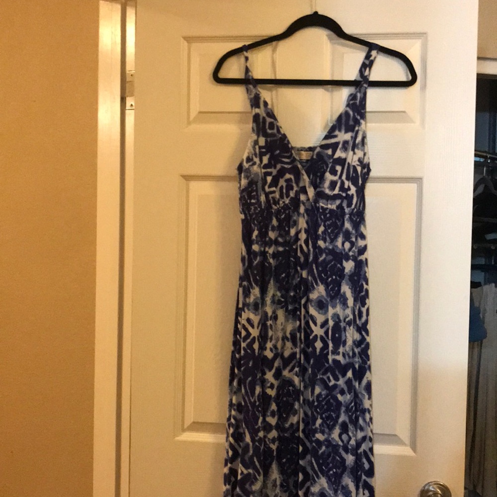 Blue/white maxi dress